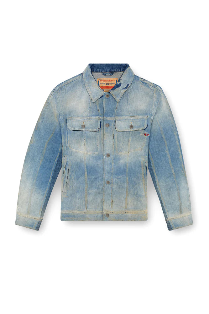 Trucker jacket in peel-off denim