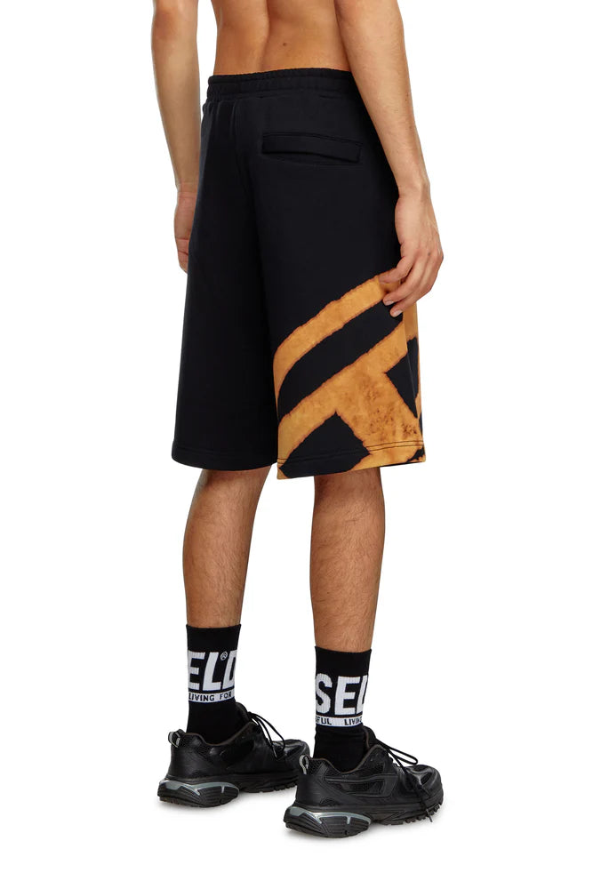 Sweat shorts with bleached logo