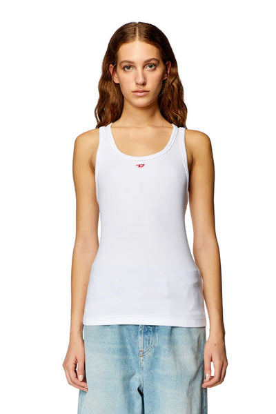 Tank top with embroidered D patch