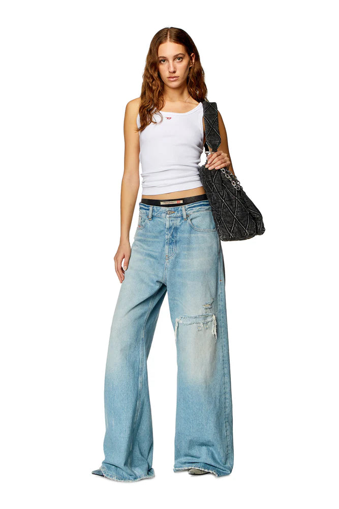 Tank top with embroidered D patch