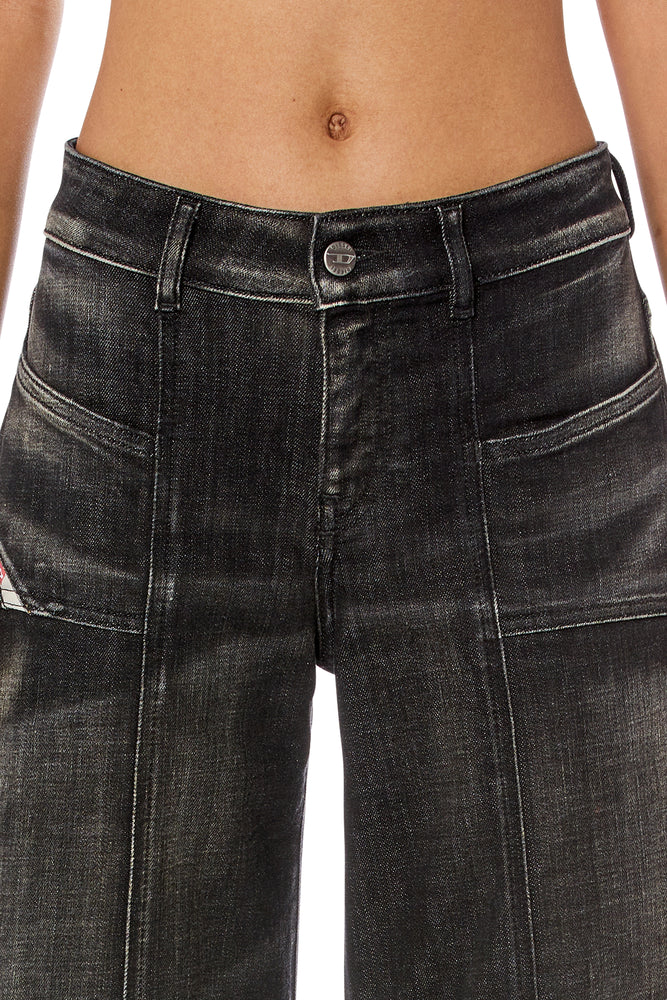 Flare Jeans - D-Akii