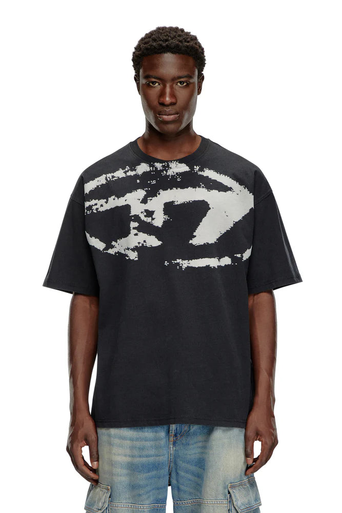 T-shirt with distressed flocked logo