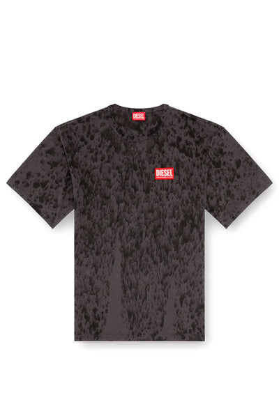 Treated T-shirt with raindrop effect