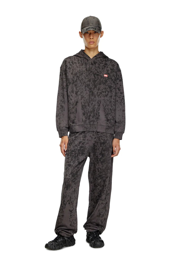 Treated hoodie with raindrop effect