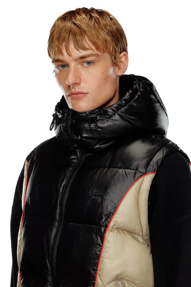 Hooded puffer vest in shiny ripstop