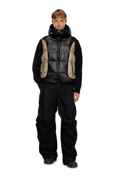 Hooded puffer vest in shiny ripstop