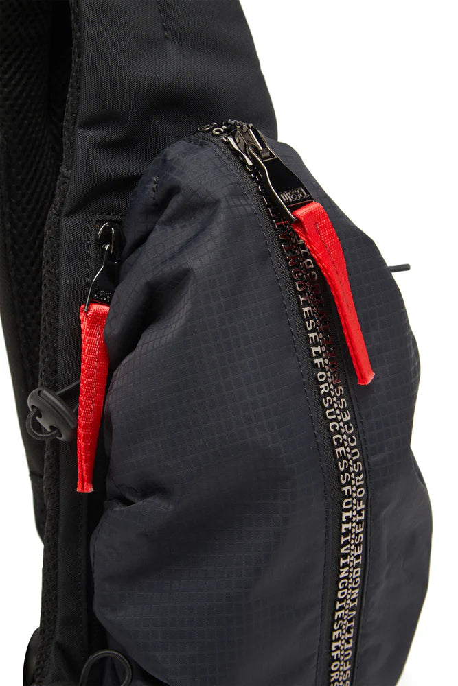 Zip-D-Sling bag in check-jacquard shell