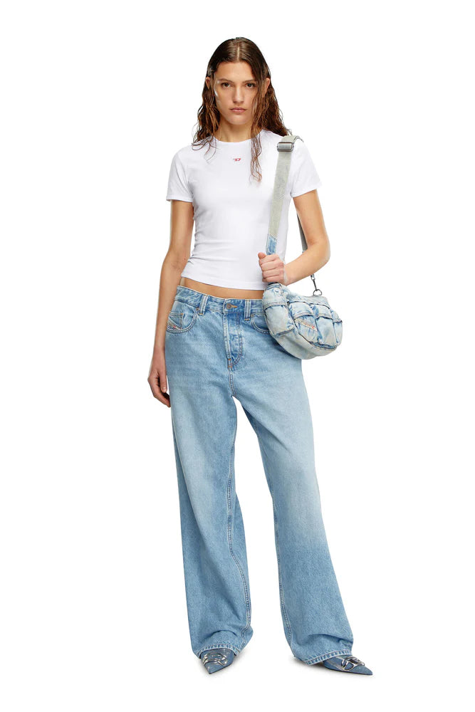 T-shirt with embroidered D patch