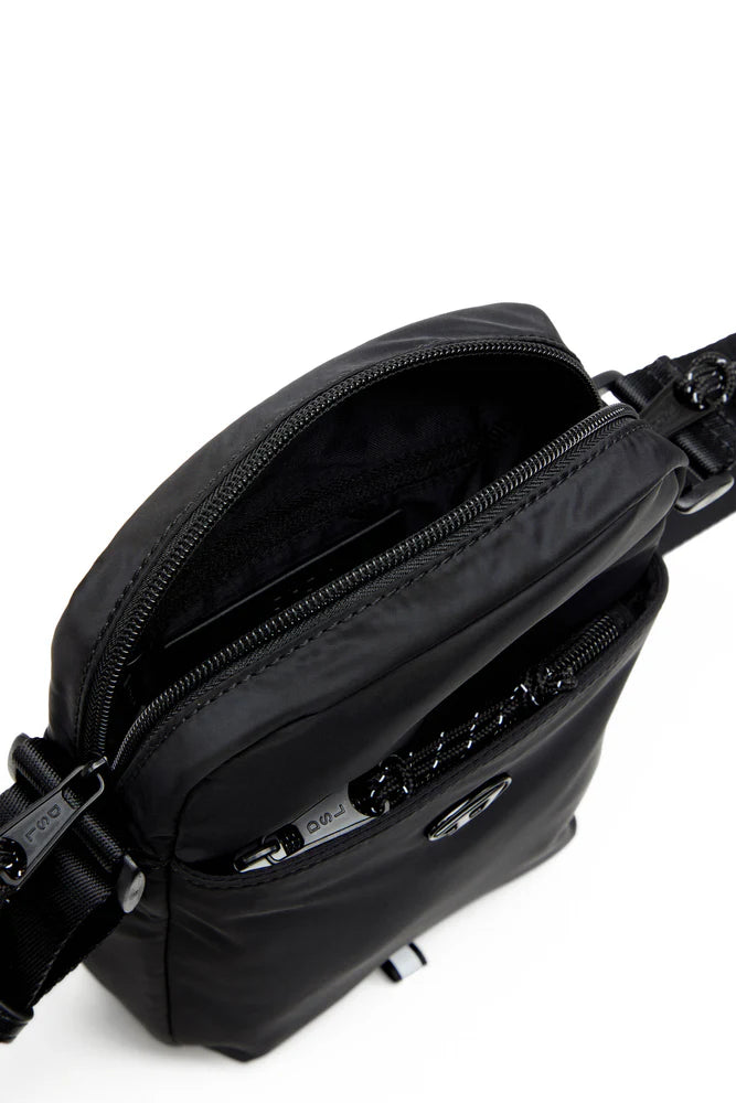 D-Pack-Crossbody bag in tech fabric