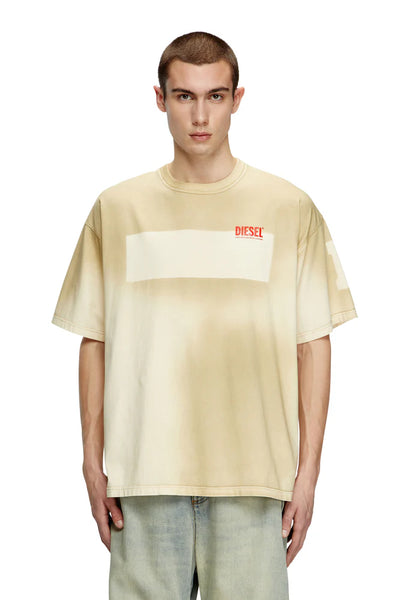 Dirty-effect T-shirt with contrast effects