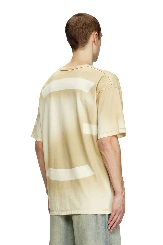 Dirty-effect T-shirt with contrast effects