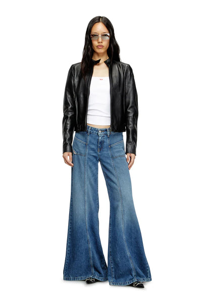 Flare Jeans - D-Akii