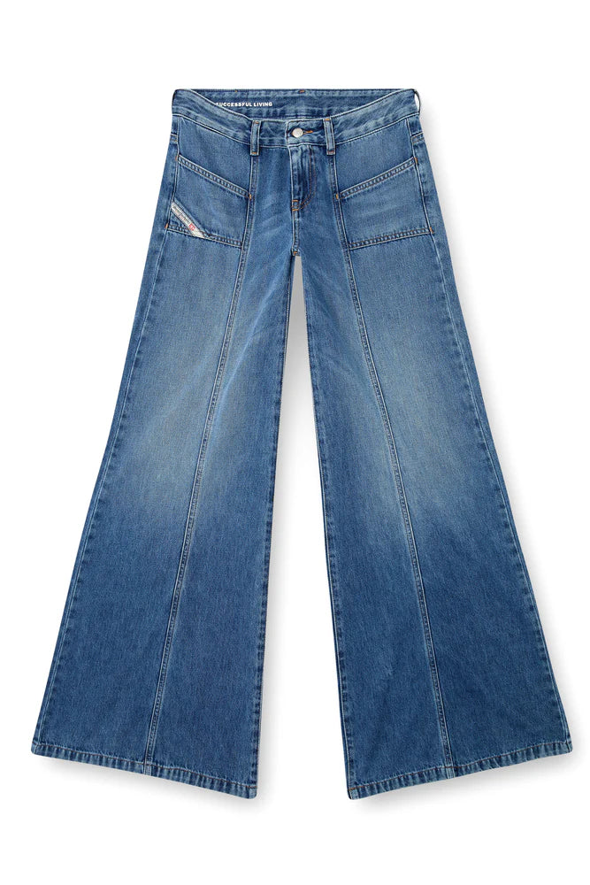 Flare Jeans - D-Akii