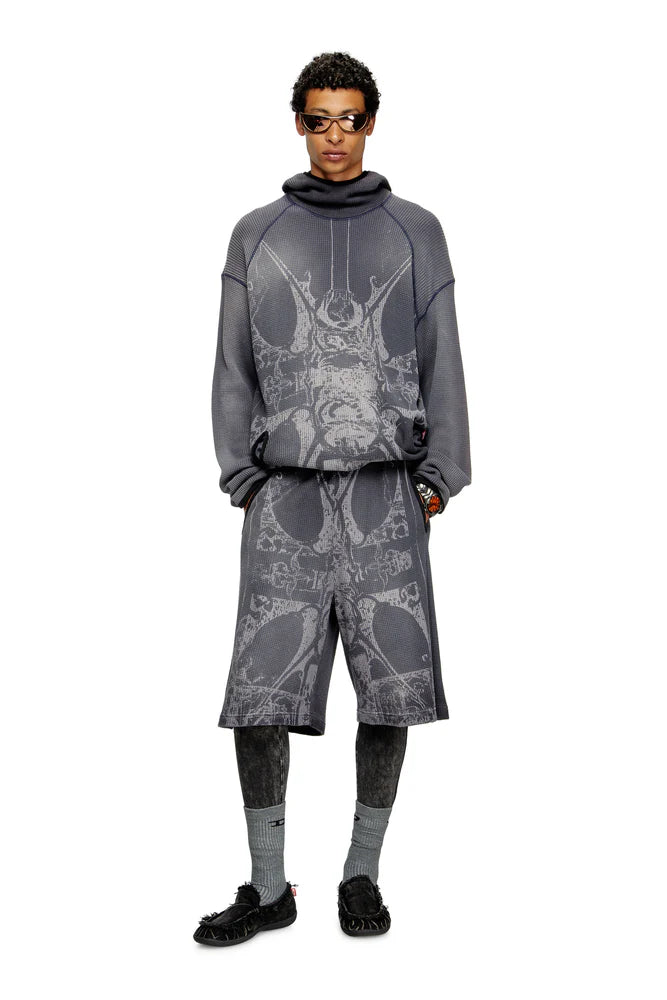 Waffle shorts with medieval print