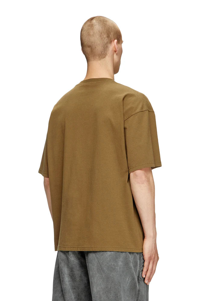 T-shirt with distressed flocked logo