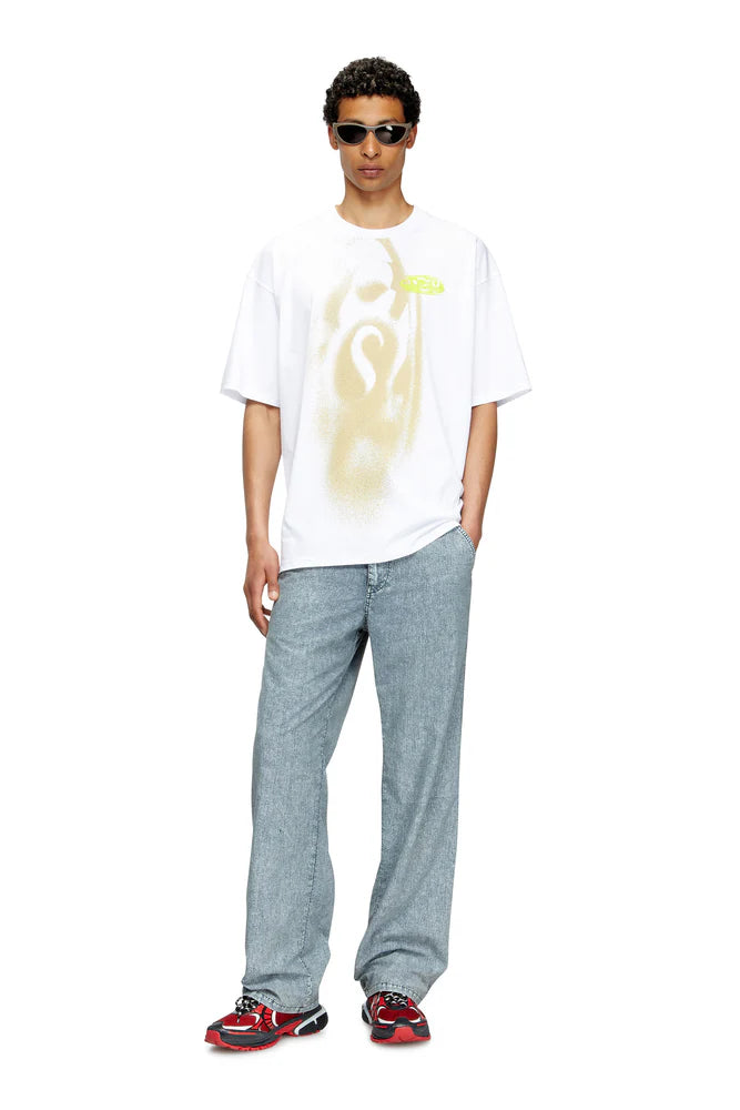 T-shirt with spray-effect print