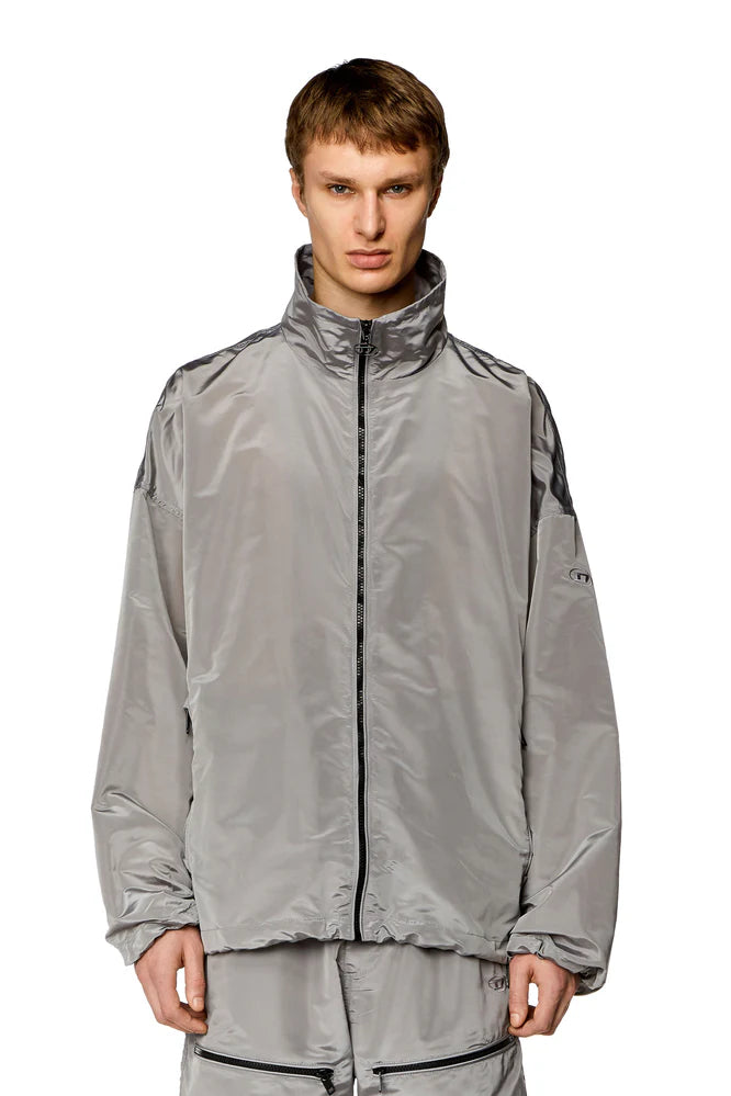 Fluid windbreaker in ciré nylon