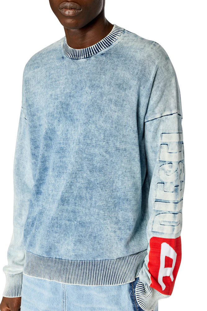 Jumper in indigo cotton