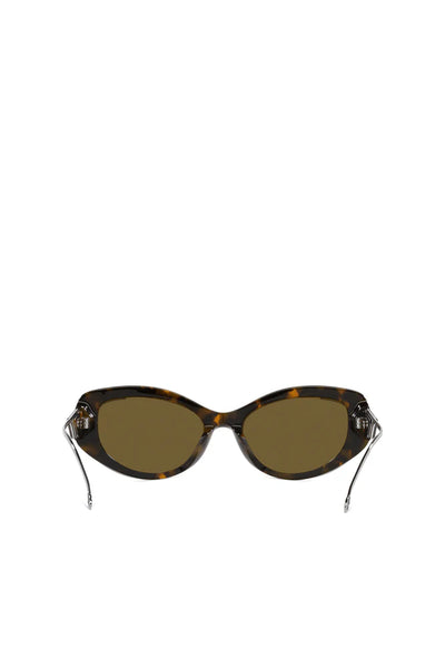 Cat-eye style sunglasses